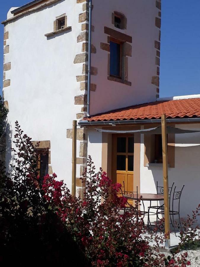 Pigeonnier Hotel Vic-le-Comte Exterior photo